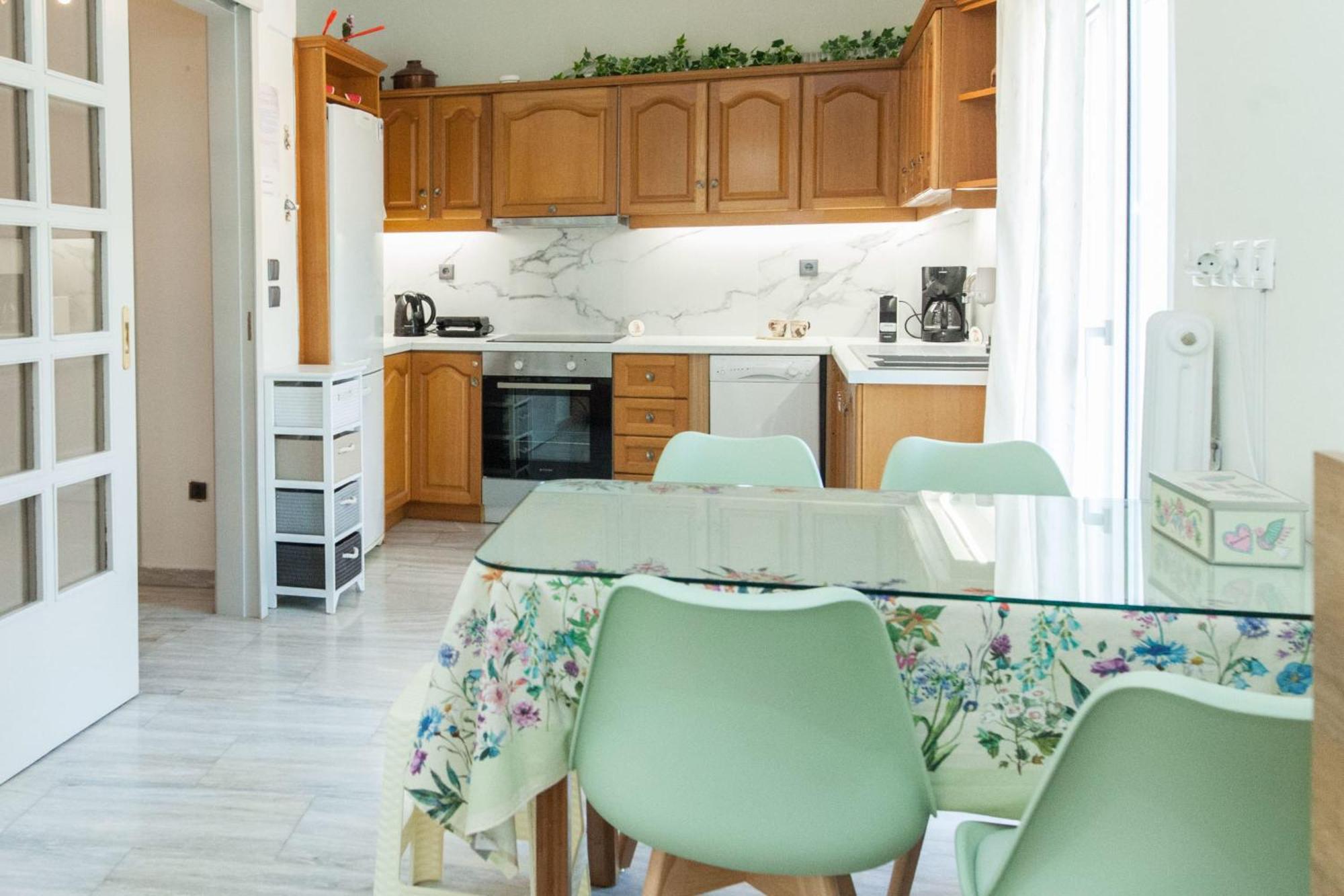 Classical 2 Bd Beauty In Peaceful Chalandri Апартаменты Афины
