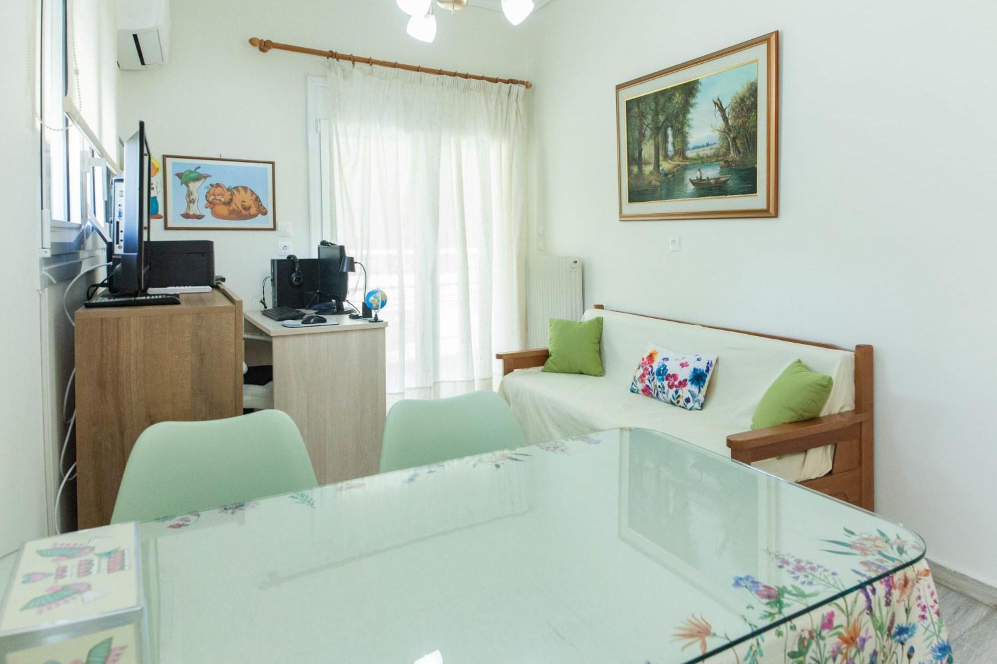 Апартаменты Classical 2 Bd Beauty In Peaceful Chalandri