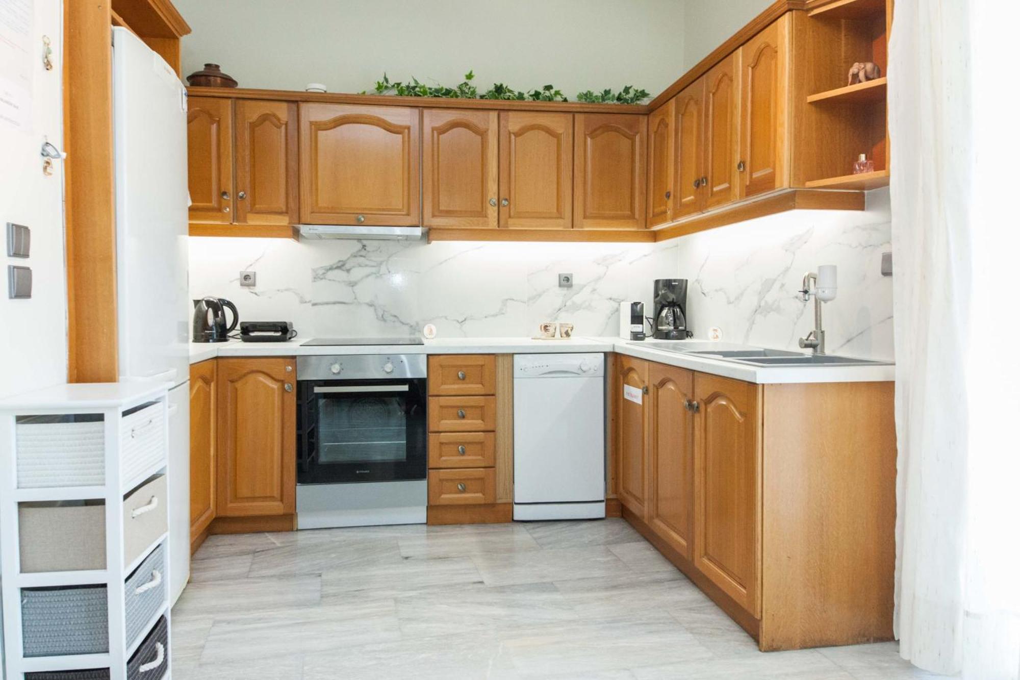 Апартаменты Classical 2 Bd Beauty In Peaceful Chalandri